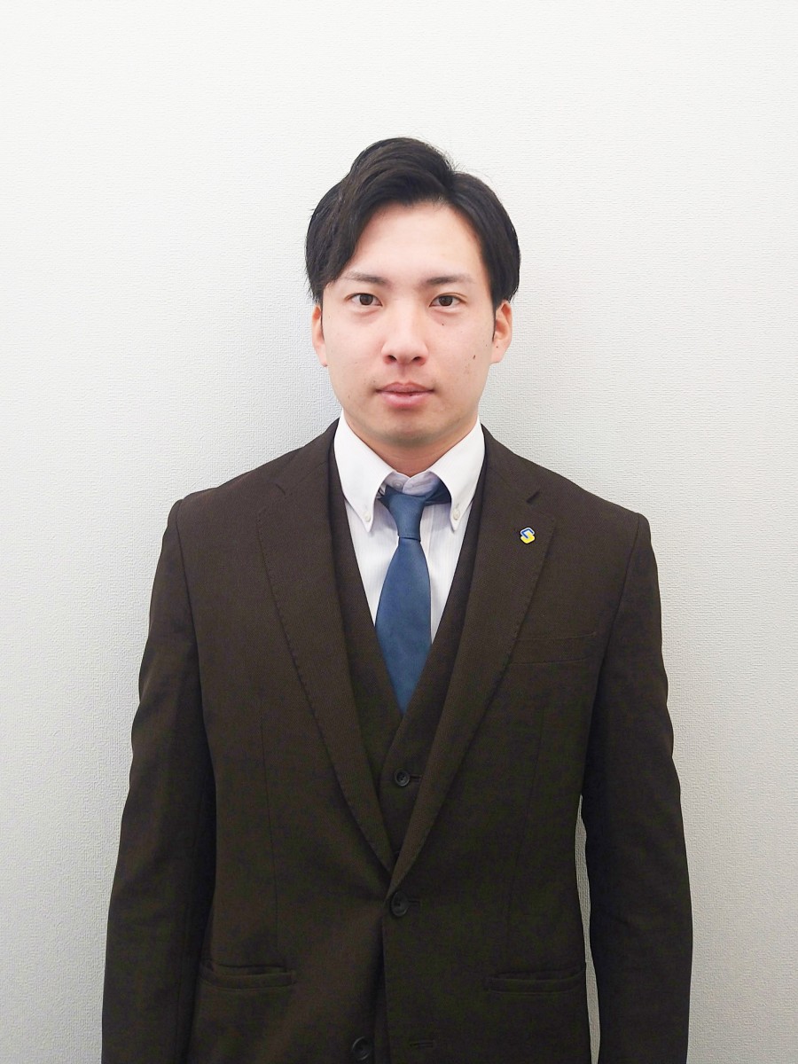 秋野　利玖